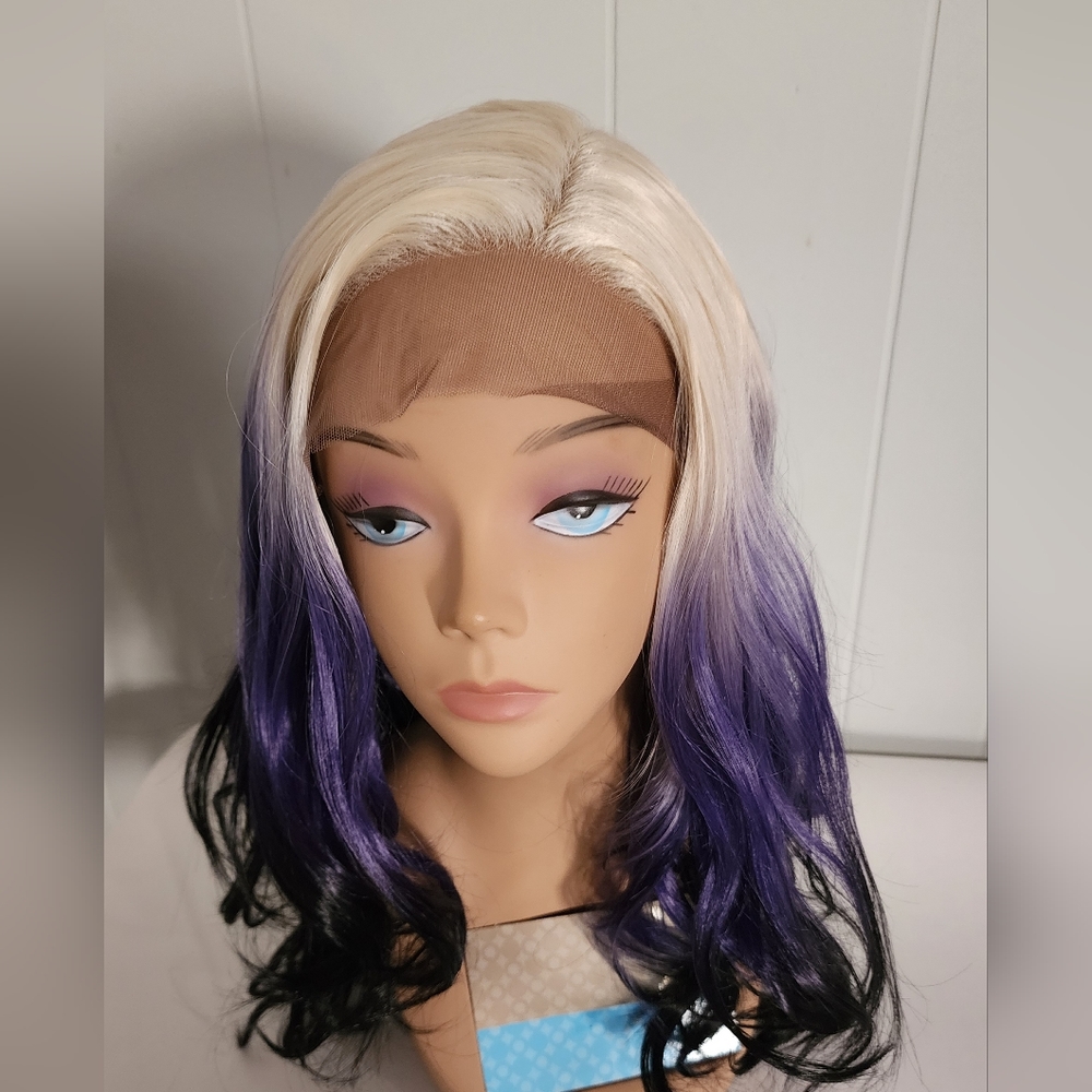 NWT Stunning Lunatics Discontinued , Gorgeous Blonde& Purple Ombre Wig - Picture 10 of 16